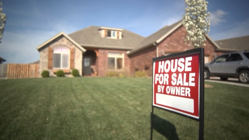 House for sale by owner in suburban neighborhood